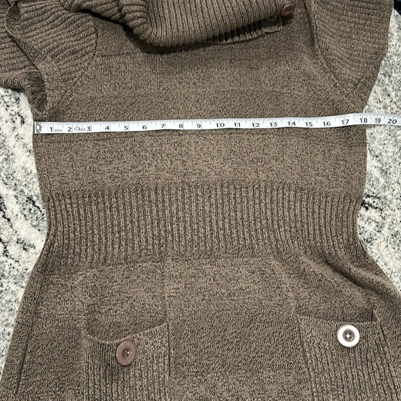 Spicysugar, extra large, short sleeve turtleneck with buttons sweater dress - Picture 4 of 7